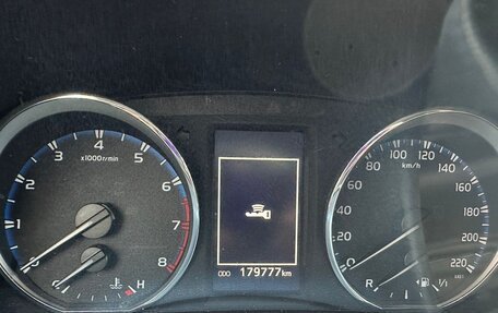 Toyota RAV4, 2018 год, 2 990 000 рублей, 3 фотография
