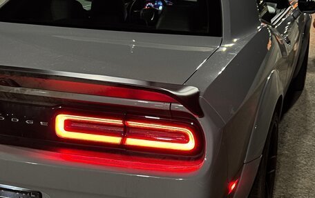 Dodge Challenger III рестайлинг 2, 2022 год, 11 000 000 рублей, 3 фотография