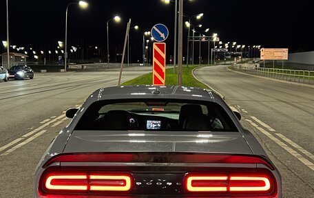 Dodge Challenger III рестайлинг 2, 2022 год, 11 000 000 рублей, 2 фотография