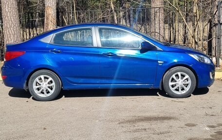 Hyundai Solaris II рестайлинг, 2011 год, 870 000 рублей, 5 фотография