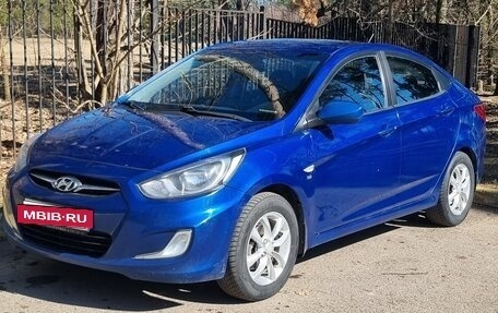 Hyundai Solaris II рестайлинг, 2011 год, 870 000 рублей, 2 фотография