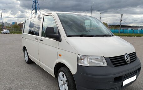 Volkswagen Transporter T5 рестайлинг, 2007 год, 1 350 000 рублей, 1 фотография