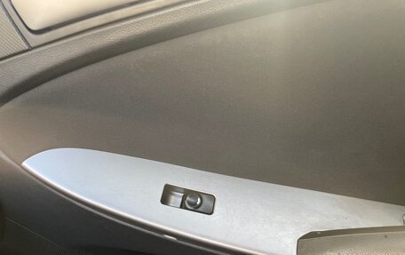 Hyundai Solaris II рестайлинг, 2016 год, 600 000 рублей, 13 фотография