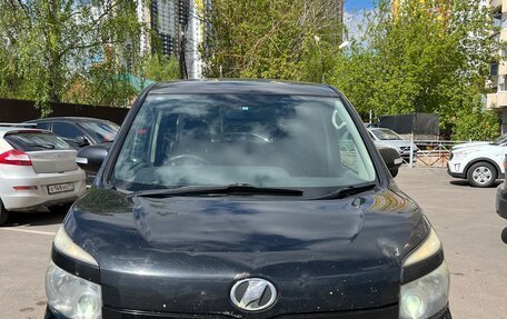 Toyota Voxy II, 2007 год, 680 000 рублей, 2 фотография