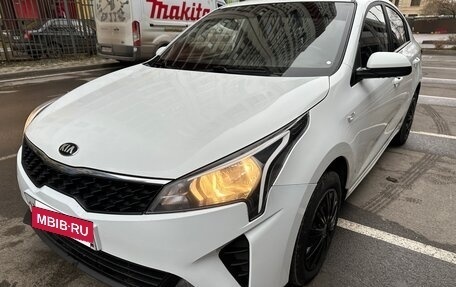 KIA Rio IV, 2020 год, 1 300 000 рублей, 2 фотография