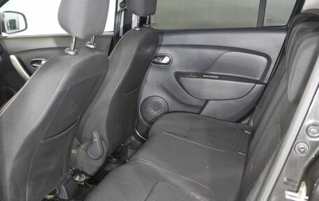Renault Logan II, 2015 год, 730 000 рублей, 17 фотография