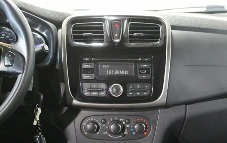 Renault Logan II, 2015 год, 730 000 рублей, 15 фотография