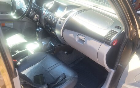 Mitsubishi Pajero Sport II рестайлинг, 2013 год, 2 100 000 рублей, 9 фотография