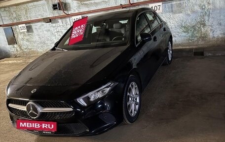 Mercedes-Benz A-Класс, 2019 год, 2 790 000 рублей, 2 фотография
