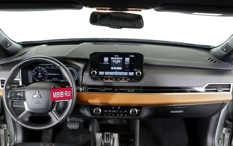 Mitsubishi Outlander, 2023 год, 3 915 000 рублей, 20 фотография