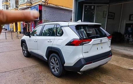 Toyota RAV4, 2023 год, 3 707 000 рублей, 3 фотография