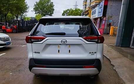 Toyota RAV4, 2023 год, 3 707 000 рублей, 8 фотография