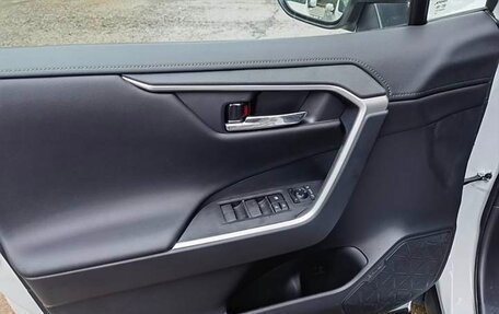 Toyota RAV4, 2023 год, 3 707 000 рублей, 10 фотография