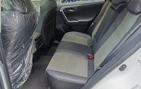 Toyota RAV4, 2023 год, 3 707 000 рублей, 19 фотография