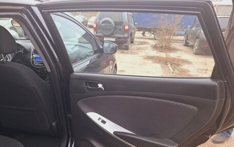 Hyundai Solaris II рестайлинг, 2012 год, 850 000 рублей, 10 фотография