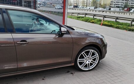 Volkswagen Jetta VI, 2012 год, 1 300 000 рублей, 5 фотография