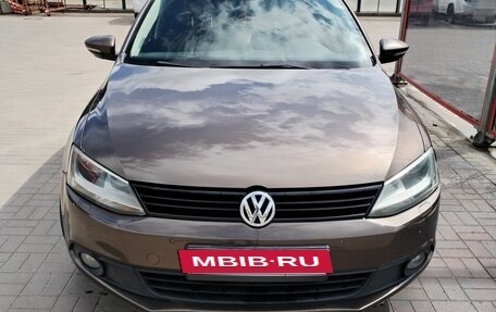 Volkswagen Jetta VI, 2012 год, 1 300 000 рублей, 2 фотография