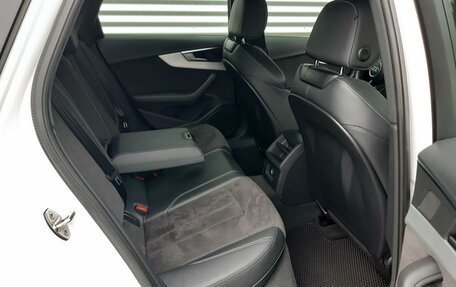Audi A4, 2017 год, 3 450 000 рублей, 24 фотография