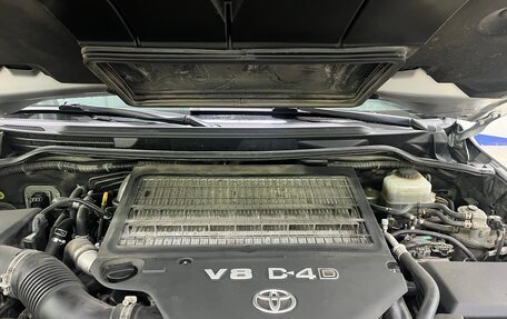 Toyota Land Cruiser 200, 2011 год, 2 949 000 рублей, 34 фотография