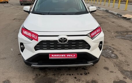 Toyota RAV4, 2021 год, 2 950 000 рублей, 1 фотография