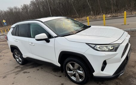 Toyota RAV4, 2021 год, 2 950 000 рублей, 4 фотография