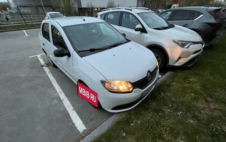 Renault Logan II, 2017 год, 730 000 рублей, 2 фотография