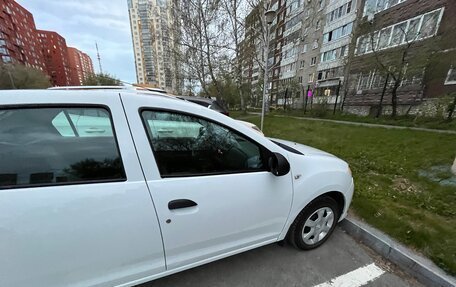 Renault Logan II, 2017 год, 730 000 рублей, 6 фотография