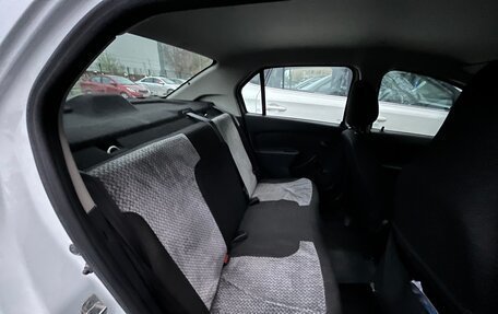 Renault Logan II, 2017 год, 730 000 рублей, 12 фотография