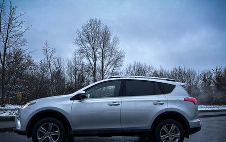 Toyota RAV4, 2018 год, 2 000 000 рублей, 4 фотография