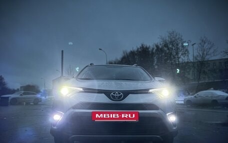 Toyota RAV4, 2018 год, 2 000 000 рублей, 3 фотография
