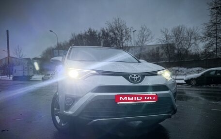 Toyota RAV4, 2018 год, 2 000 000 рублей, 9 фотография
