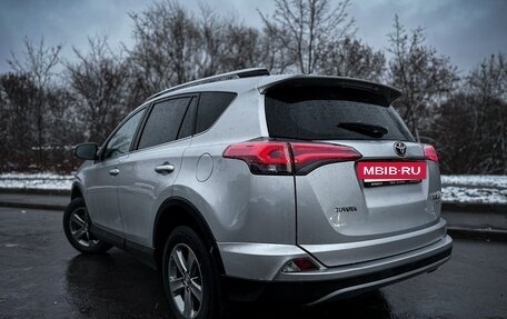 Toyota RAV4, 2018 год, 2 000 000 рублей, 13 фотография