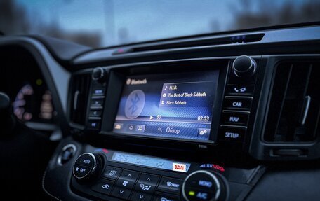 Toyota RAV4, 2018 год, 2 000 000 рублей, 23 фотография