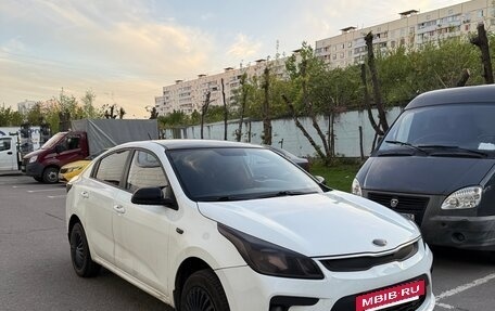 KIA Rio IV, 2017 год, 1 000 000 рублей, 2 фотография