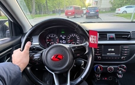 KIA Rio IV, 2017 год, 1 000 000 рублей, 10 фотография