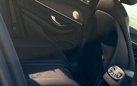 Mercedes-Benz E-Класс, 2021 год, 4 350 000 рублей, 5 фотография