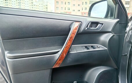 Toyota Highlander III, 2010 год, 1 720 000 рублей, 11 фотография