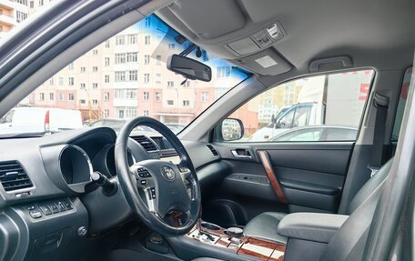 Toyota Highlander III, 2010 год, 1 720 000 рублей, 6 фотография