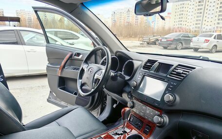 Toyota Highlander III, 2010 год, 1 720 000 рублей, 12 фотография