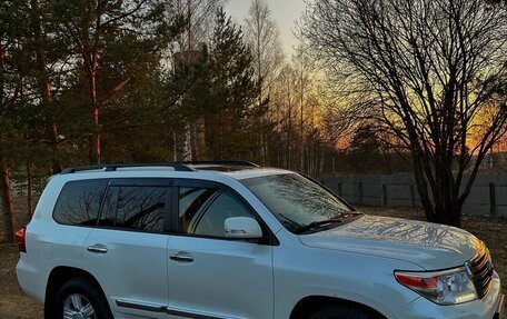 Toyota Land Cruiser 200, 2014 год, 3 700 000 рублей, 2 фотография