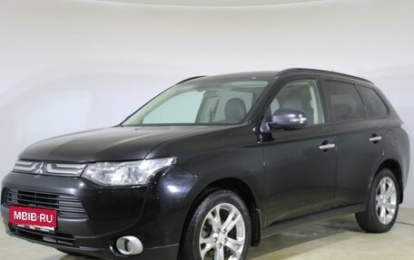 Mitsubishi Outlander III рестайлинг 3, 2013 год, 1 320 000 рублей, 1 фотография