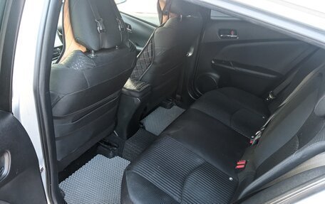 Toyota Prius IV XW50, 2016 год, 1 590 000 рублей, 10 фотография
