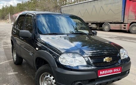 Chevrolet Niva I рестайлинг, 2013 год, 615 000 рублей, 3 фотография