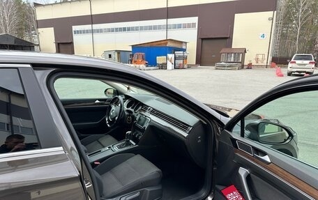 Volkswagen Passat B8 рестайлинг, 2017 год, 2 100 000 рублей, 13 фотография