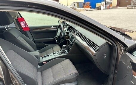 Volkswagen Passat B8 рестайлинг, 2017 год, 2 100 000 рублей, 14 фотография