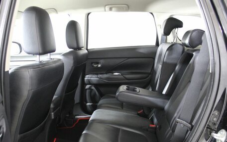 Mitsubishi Outlander III рестайлинг 3, 2013 год, 1 320 000 рублей, 13 фотография