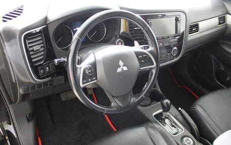 Mitsubishi Outlander III рестайлинг 3, 2013 год, 1 320 000 рублей, 12 фотография