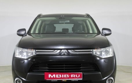 Mitsubishi Outlander III рестайлинг 3, 2013 год, 1 320 000 рублей, 2 фотография