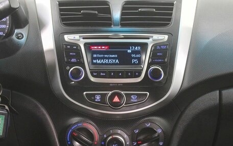 Hyundai Solaris II рестайлинг, 2015 год, 855 000 рублей, 12 фотография