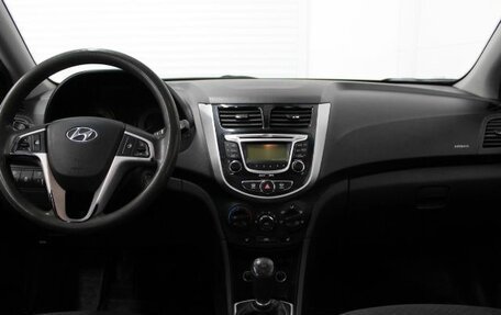 Hyundai Solaris II рестайлинг, 2013 год, 600 000 рублей, 14 фотография